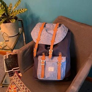 Herschel Little America